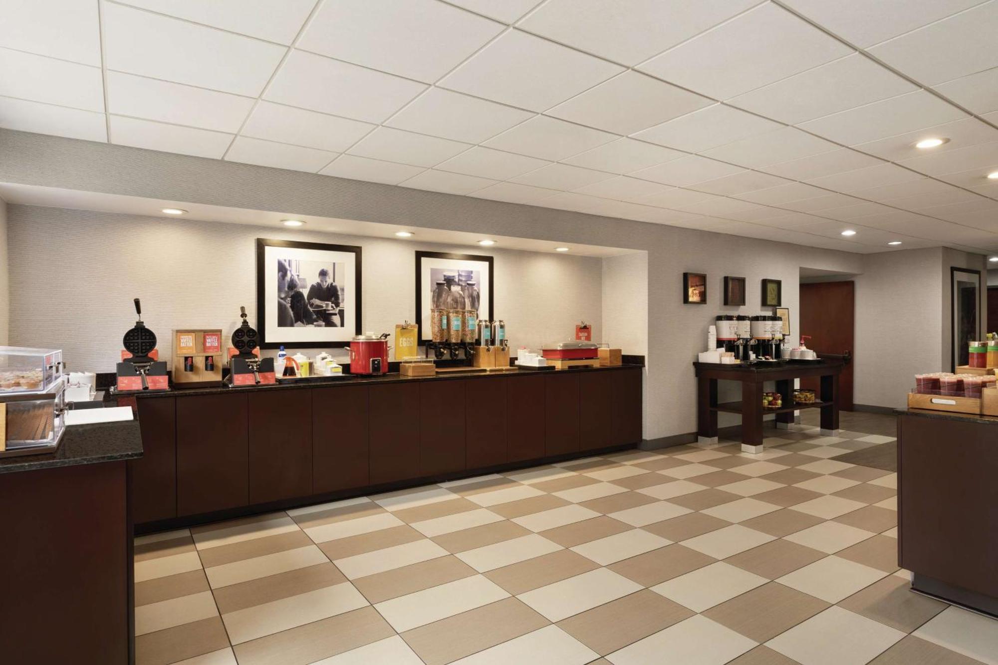 Hampton Inn Atlanta-Stone Mountain Exterior photo