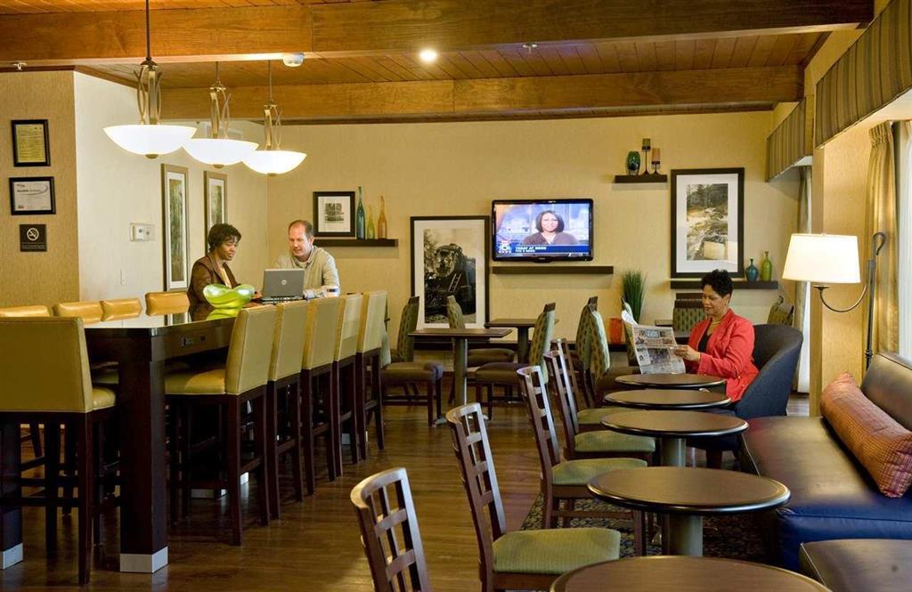 Hampton Inn Atlanta-Stone Mountain Restaurant photo
